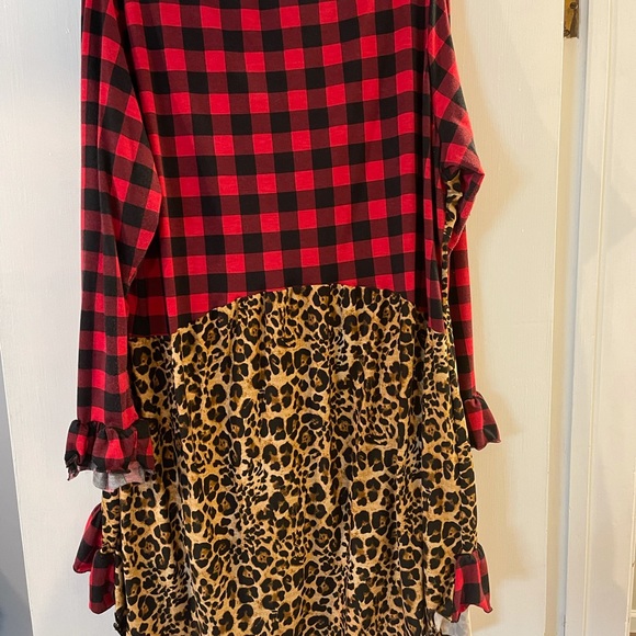 Leopard and Buffalo plaid top - Picture 4 of 4